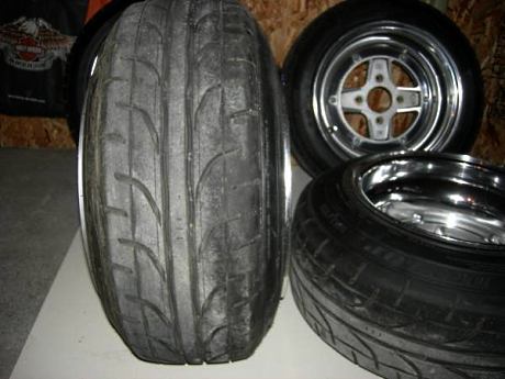 Dunlop 185/55 R14 tires stretched on 8J SSR Mk II<