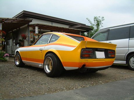 Techno Phantoms under a bosozoku styled Nissan Fairlady S30 Z