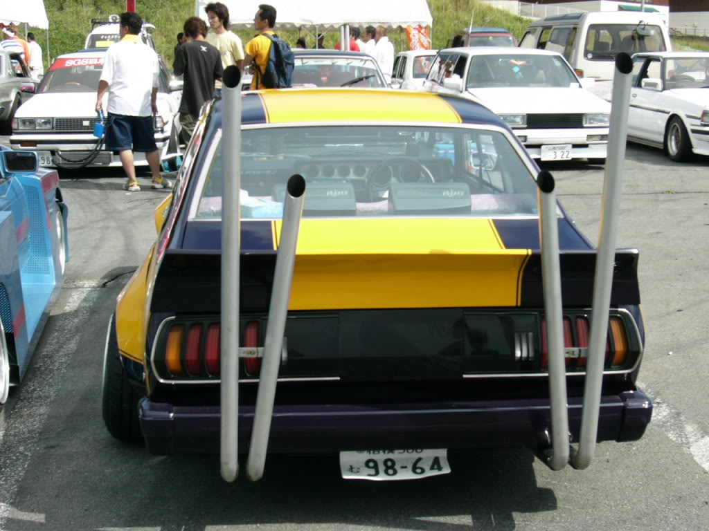 Nissan Laurel C130 Double V shaped exhaust