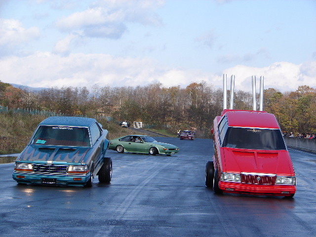 Bosozoku car feature: Team Madonna Crown and Cedric