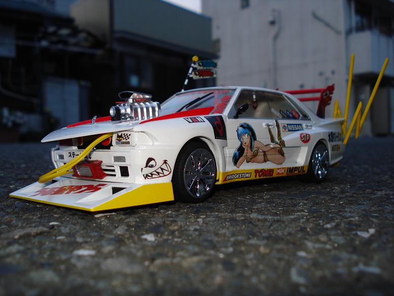 Bosozoku style itasha Nissan Cedric Y31 Urusei Yatsura