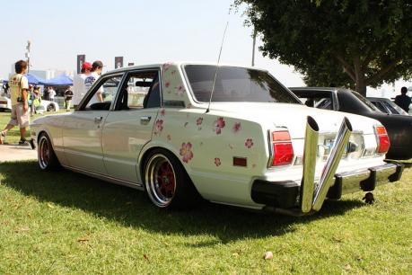 Toyota Cressida with V-shaped exhaust