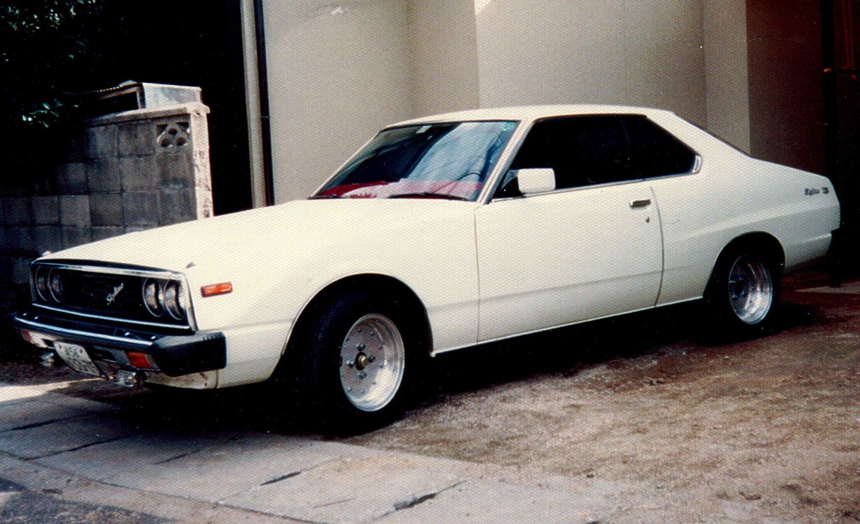 Nissan Skyline C210 vintage photo