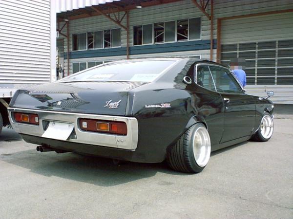 Nissan Laurel SGX on deep dish SSR Longchamps