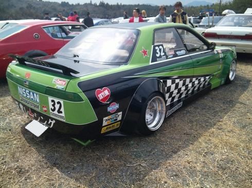 Four door Nissan Skyline R32