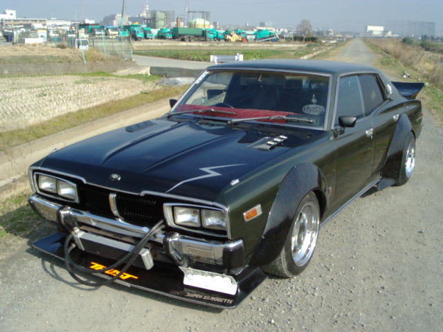 Nissan Gloria C330 #1